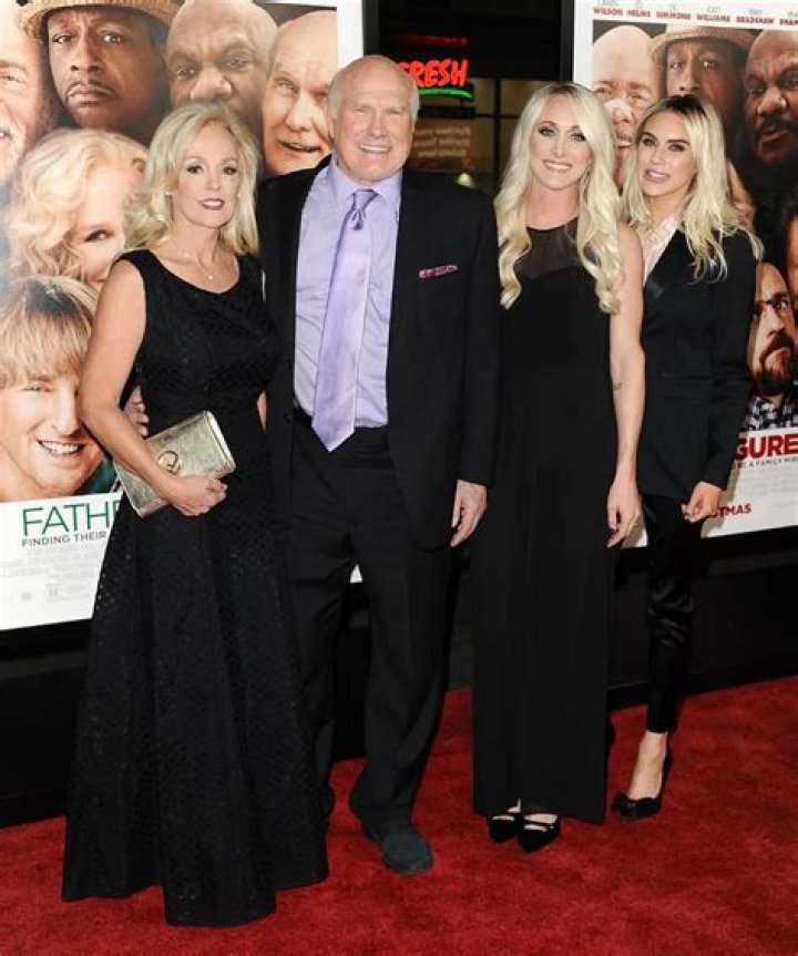 Ahmad Bradshaw - Net Worth, Age, Height, Birthday, Bio, Wiki!