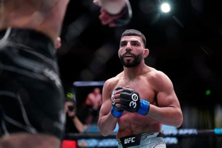 Amir Albazi Age, Height, Bio, Parents, Wife, Net Worth