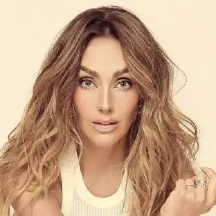Anahí Biography, Age, Career, Net Worth, Family & More