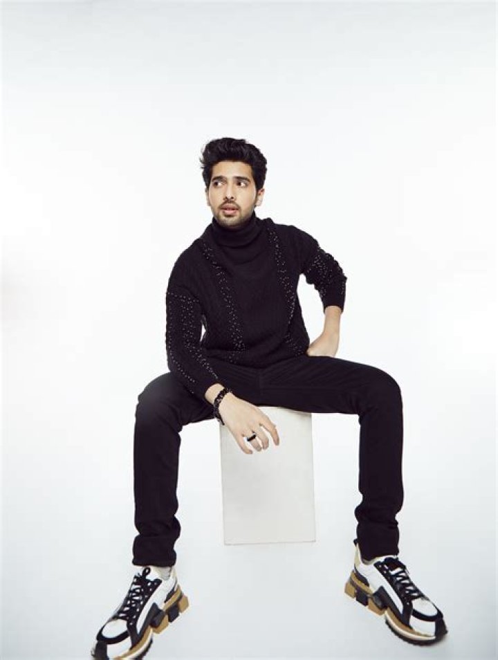 Armaan Malik Releases New Track "next 2 me"