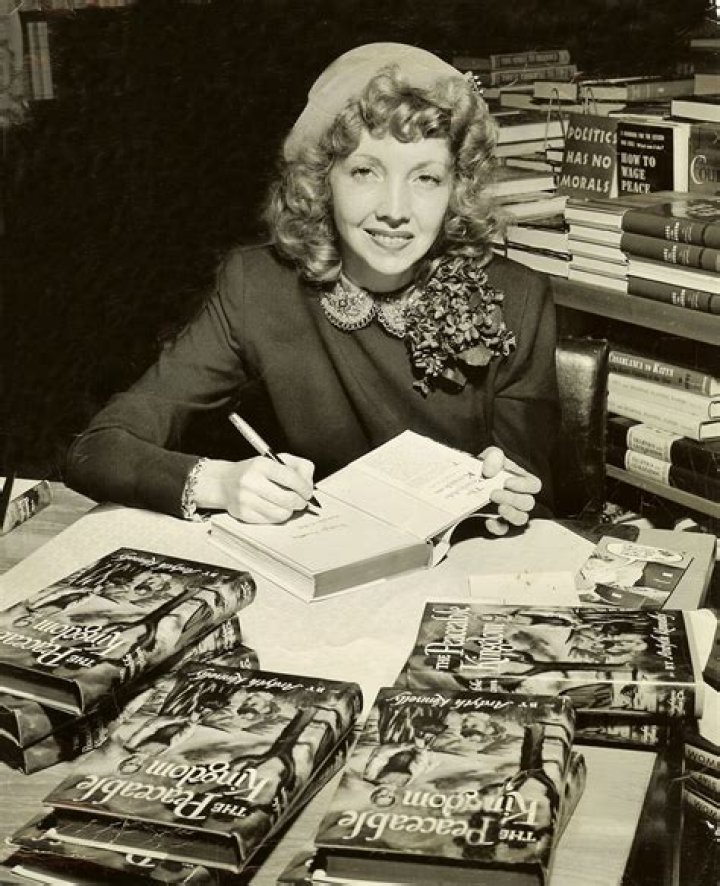 Carol Menken-Schaudt - Net Worth, Age, Height, Birthday, Bio, Wiki!