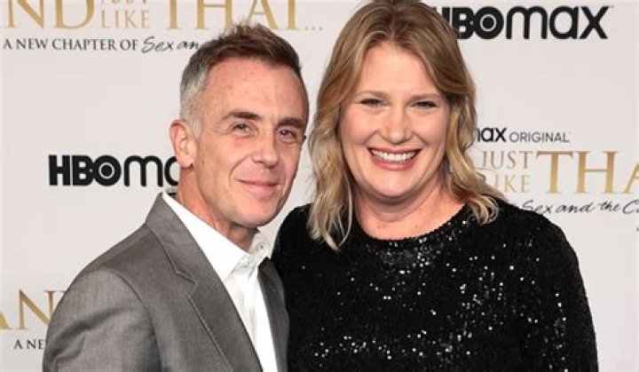 David Eigenberg - Net Worth, Age, Height, Birthday, Bio, Wiki!