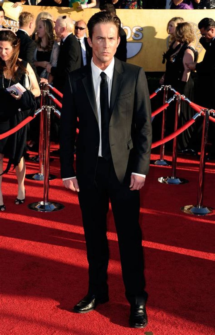 Desmond Harrington - Net Worth, Age, Height, Birthday, Bio, Wiki!