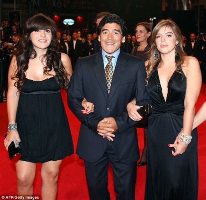 Diego Maradona Bio, Age, Parents, Wife, Children, Career
