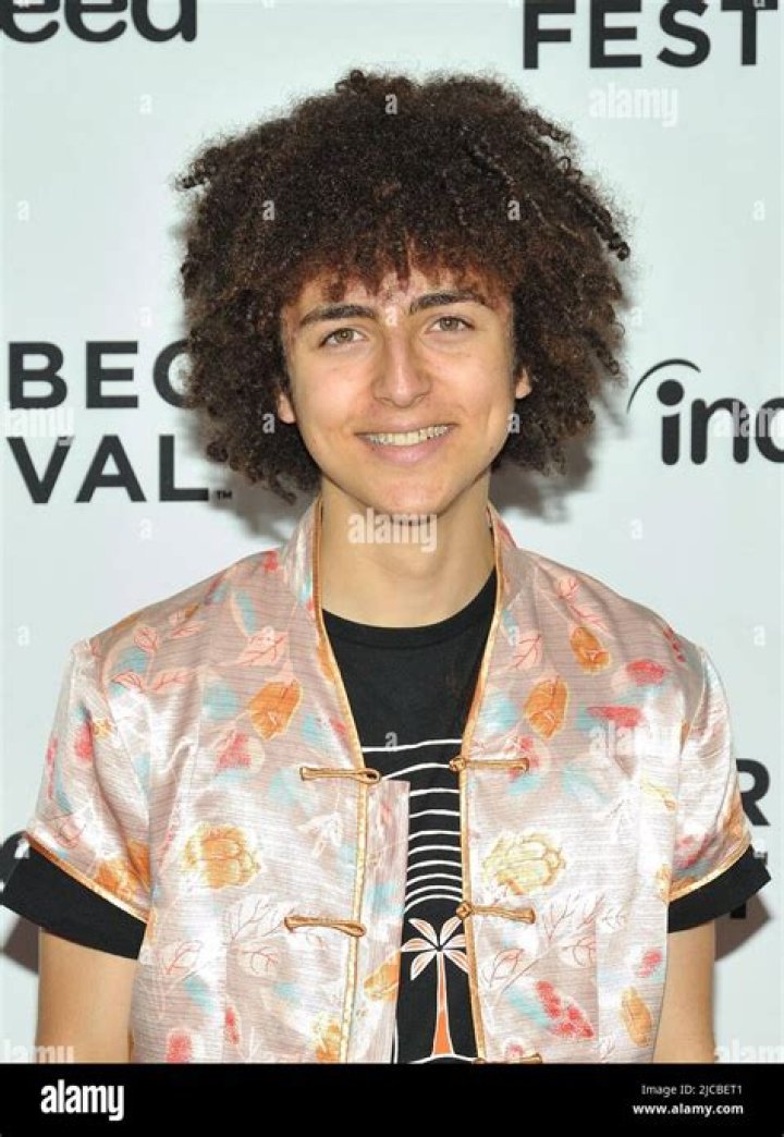 Elisha Henig - Net Worth, Age, Height, Birthday, Bio, Wiki!