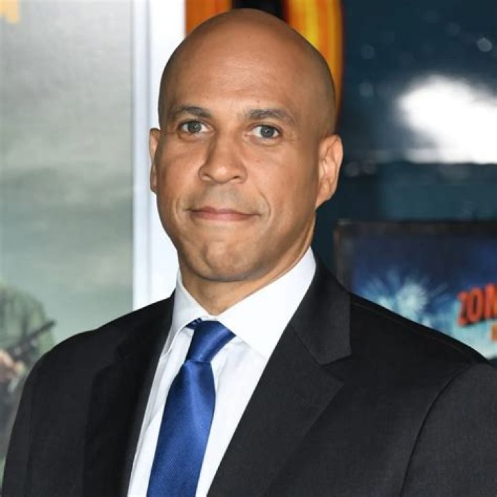 Eric Booker Net Worth, Age, Height, Bio, Birthday, Wiki!