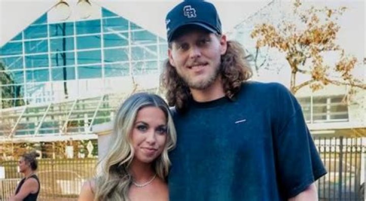 Erin Cummings’s Husband: Who is Erin Cummings Dating?