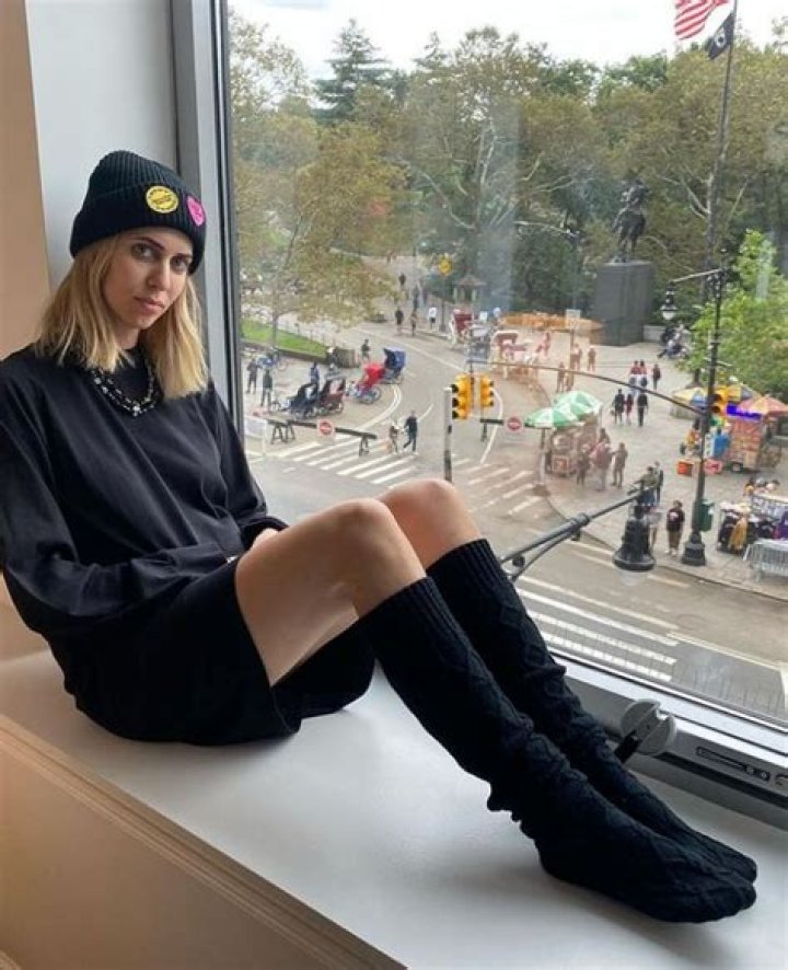 Hila Klein- Wiki, Age, Net Worth, Husband, Marriage, Height