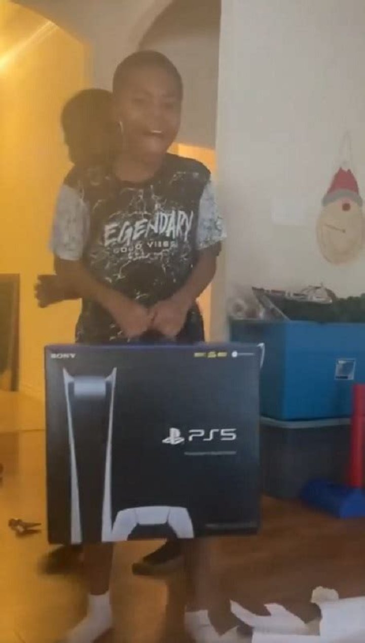 Hilarious Moment Two Kids Were Pranked With A Fake PlayStation 5 Present (VIDEO)
