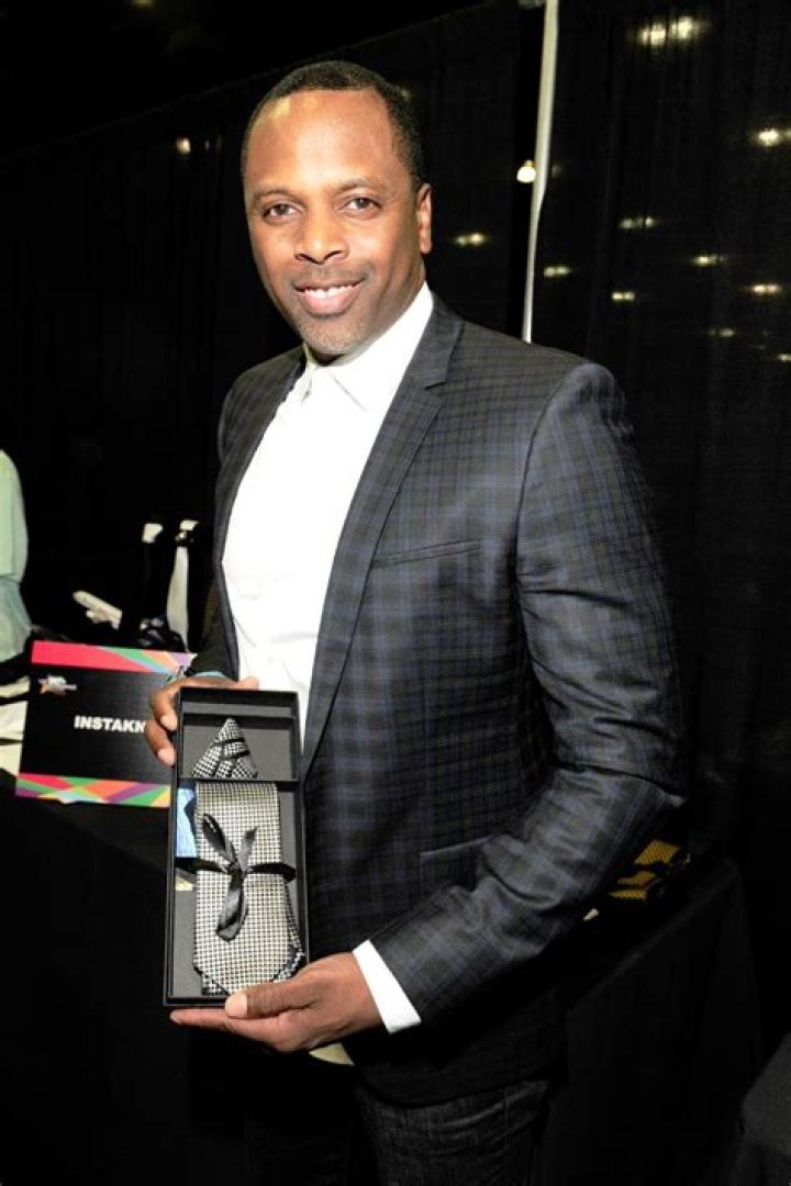 James Roberts - Net Worth, Age, Height, Birthday, Bio, Wiki!