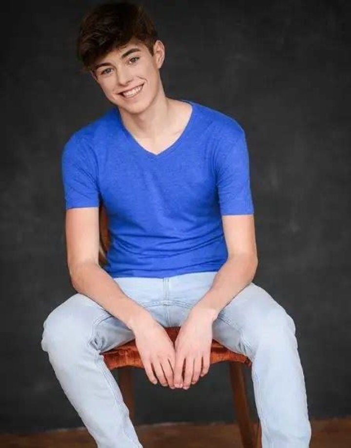 Jeff Hutchins Net Worth, Age, Height, Bio, Birthday, Wiki!