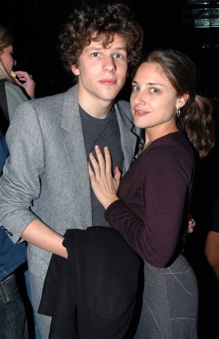 Jesse Eisenberg’s Wife: Who is Jesse Eisenberg Dating?