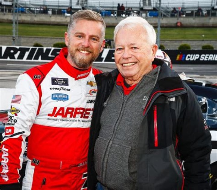 Justin Allgaier Net Worth, Age, Height, Bio, Birthday, Wiki!