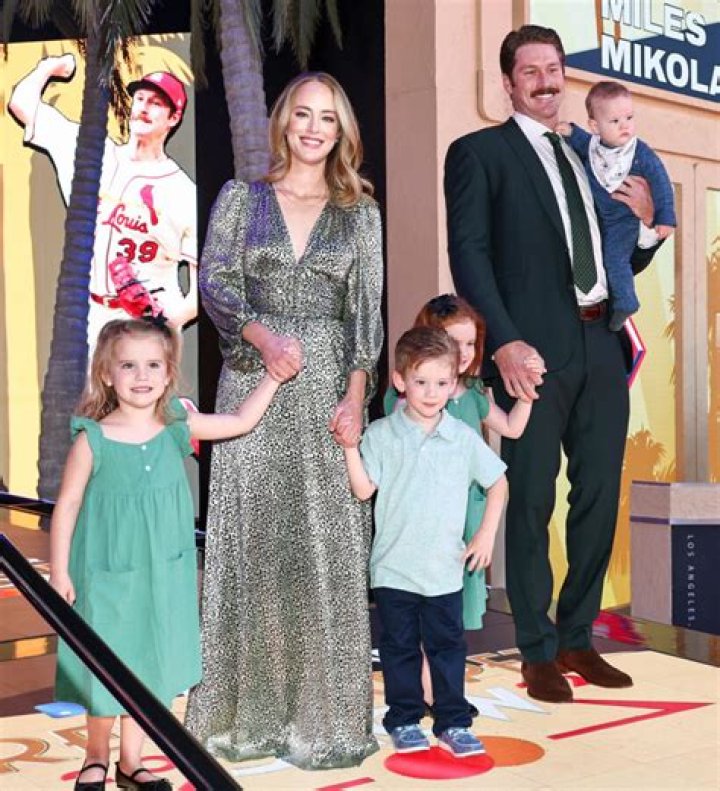 Kathy Miles - Net Worth, Age, Height, Birthday, Bio, Wiki!