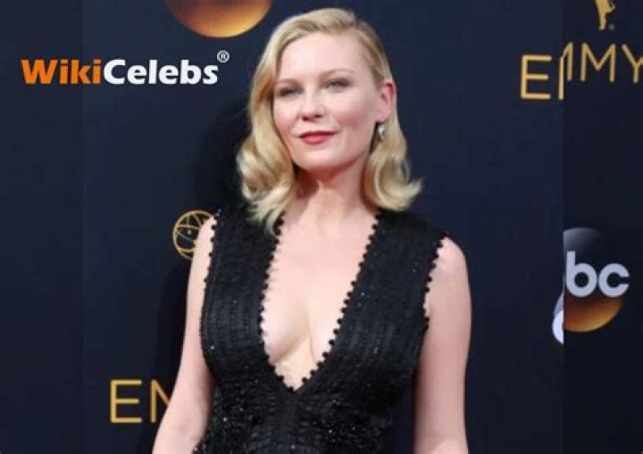 Kirsten Cooke - Net Worth, Age, Height, Birthday, Bio, Wiki!