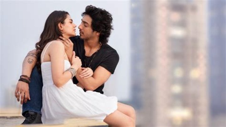 Komal Pandey’s Boyfriend: Who is Komal Pandey Dating?