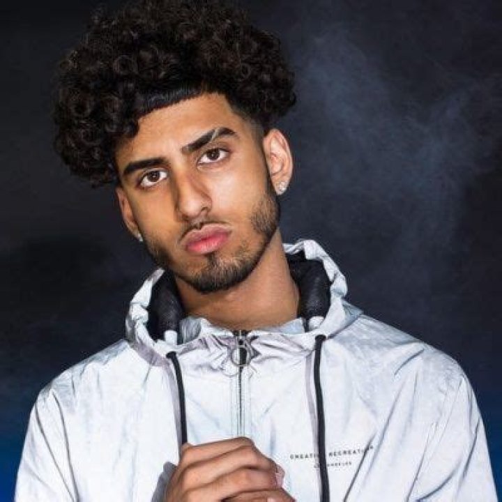 KOOMZ- Age, Girlfriend, Height, Net Worth, Nationality