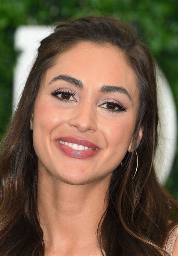 Lindsey Morgan Net Worth, Age, Height, Bio, Birthday, Wiki!