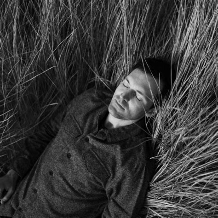 Lorne Releases Haunting “Bow Out”