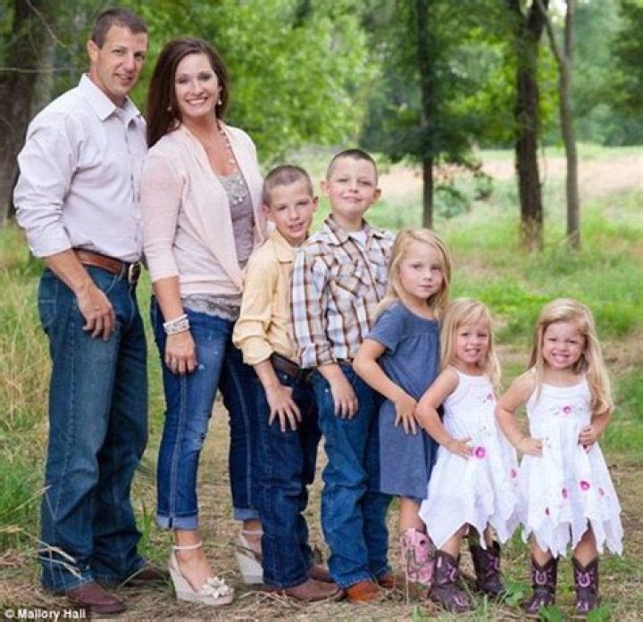 Markwayne Mullin Children: Meet Lynette, Jim, Andrew, Jayce, Ivy, & Larra