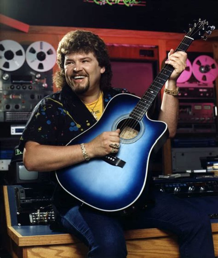 Murray Cook Net Worth, Age, Height, Bio, Birthday, Wiki!