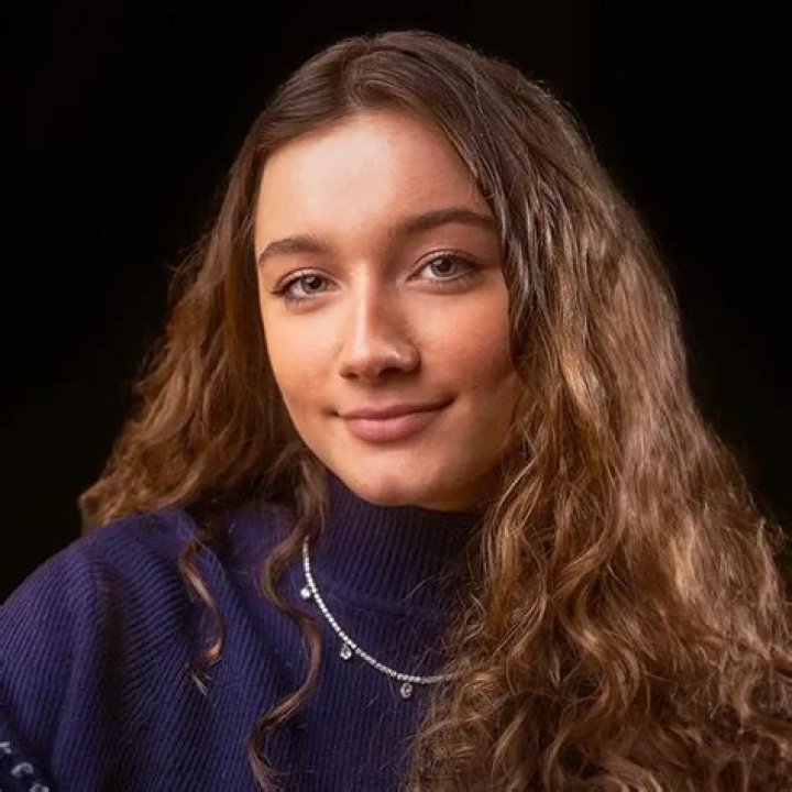 Nanou Philips Net Worth, Age, Height, Bio, Birthday, Wiki!