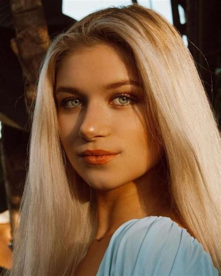 Nicole Elise Net Worth, Age, Height, Bio, Birthday, Wiki!