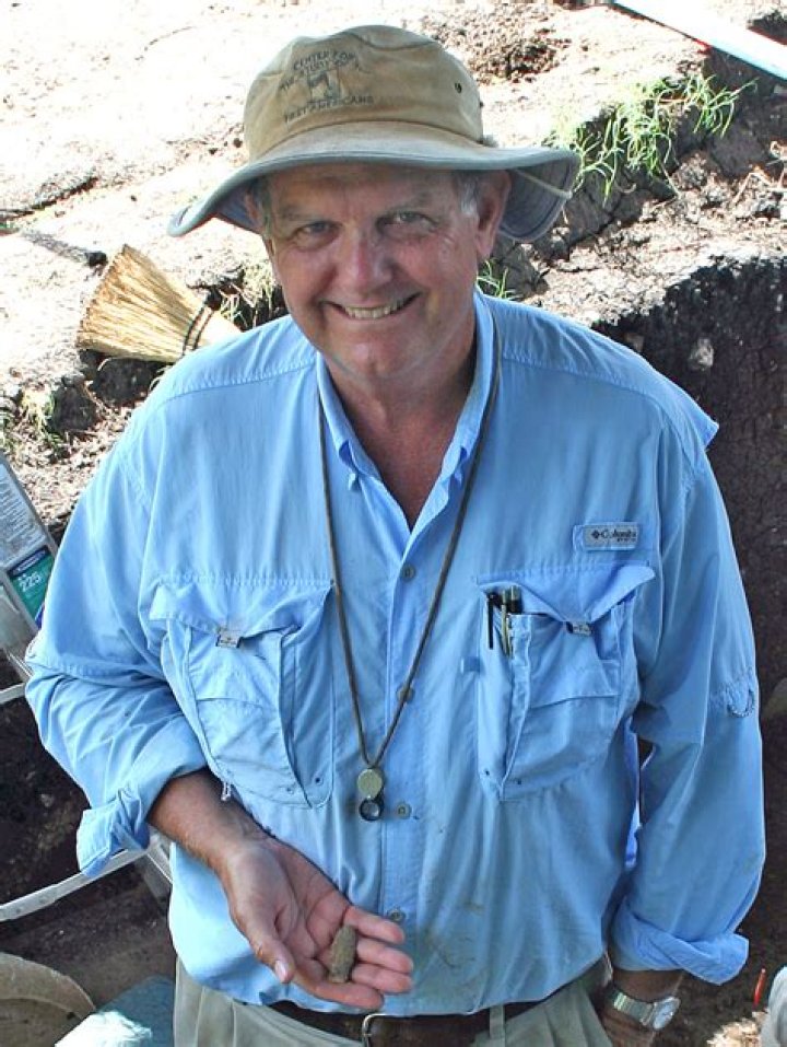 Phil Gramm Net Worth, Age, Height, Bio, Birthday, Wiki!