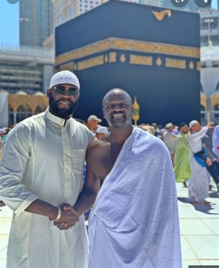 Popular America Singer Akon Visit Mecca To Perform Lesser Hajj (PHOTO)