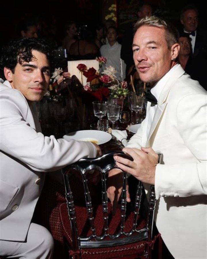 Rob Edwards - Net Worth, Age, Height, Birthday, Bio, Wiki!