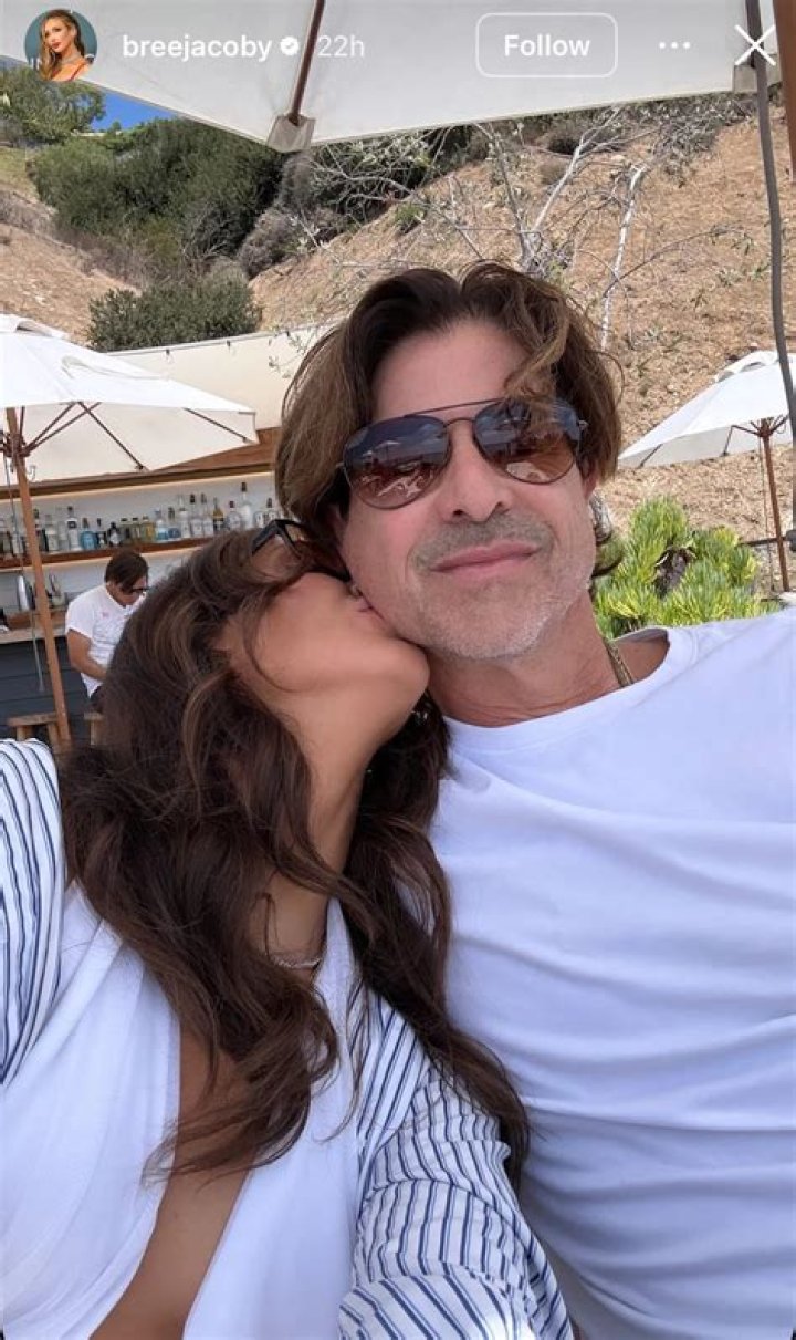 Roger Craig Smith’s Girlfriend: Who is Roger Craig Smith Dating?