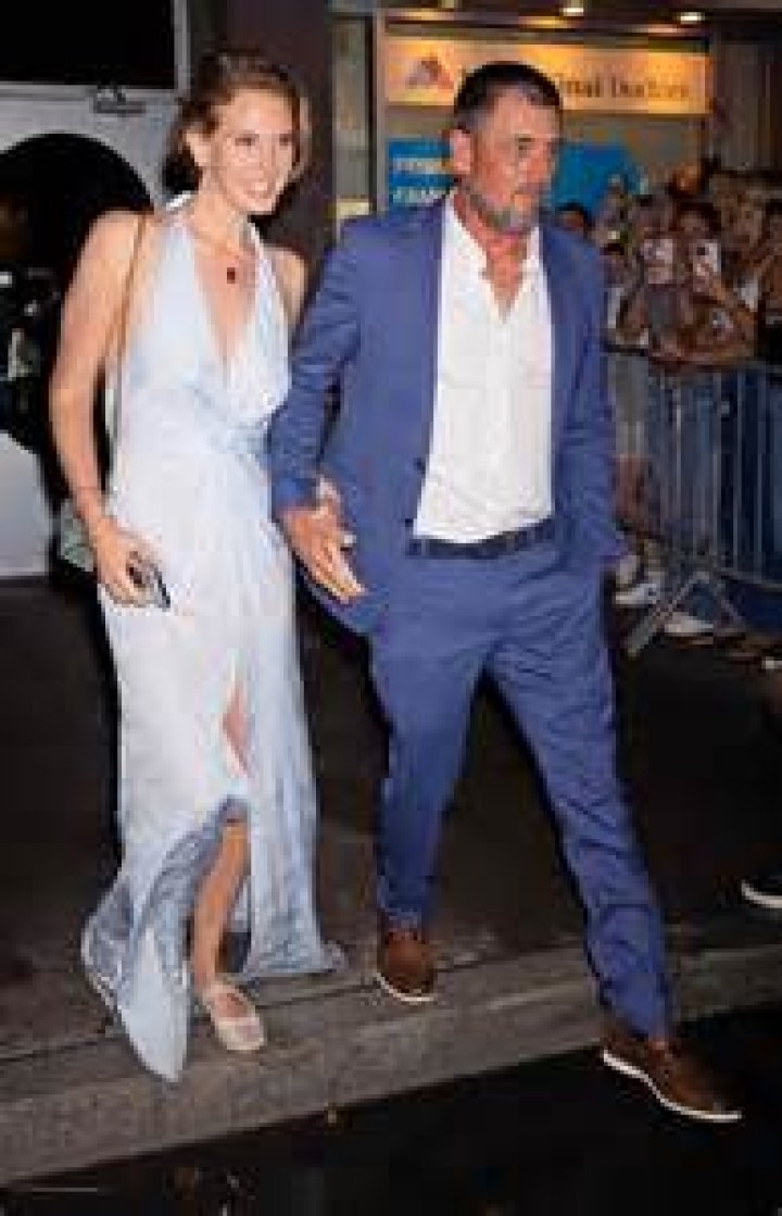 Ross Duffer - Net Worth, Age, Height, Birthday, Bio, Wiki!