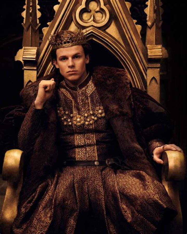 Ruairi O'Connor - Net Worth, Age, Height, Birthday, Bio, Wiki!