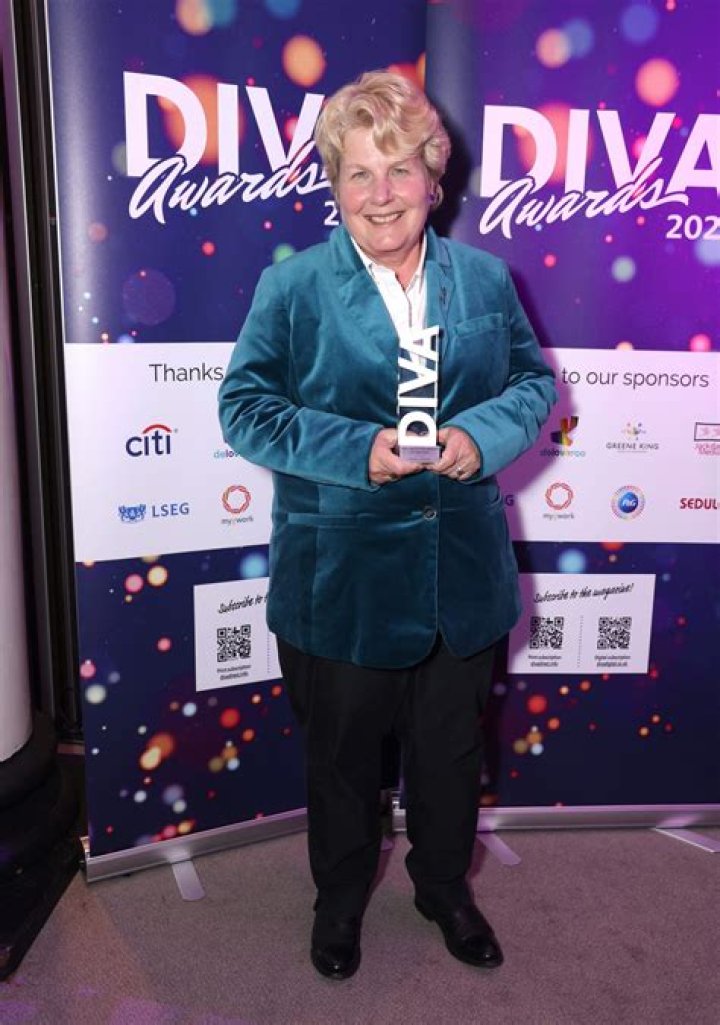 Sandi Toksvig Net Worth, Age, Height, Bio, Birthday, Wiki!