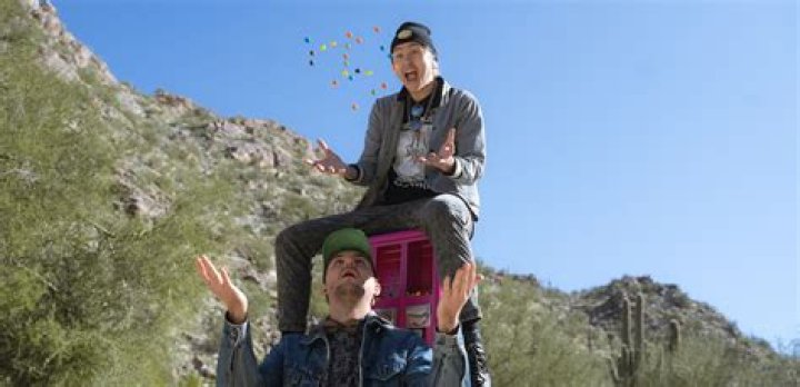 Snailmate Take the Sentimentality for a Beloved Decade and Turn it on its Head