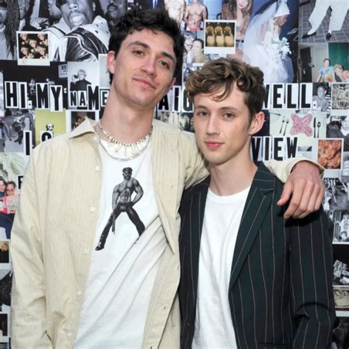 Troye Sivan Net Worth: How Much Is Troye Sivan Worth?