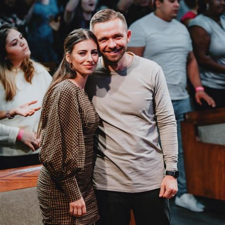 Vlad Munteanu’s Girlfriend: Who is Vlad Munteanu Dating?