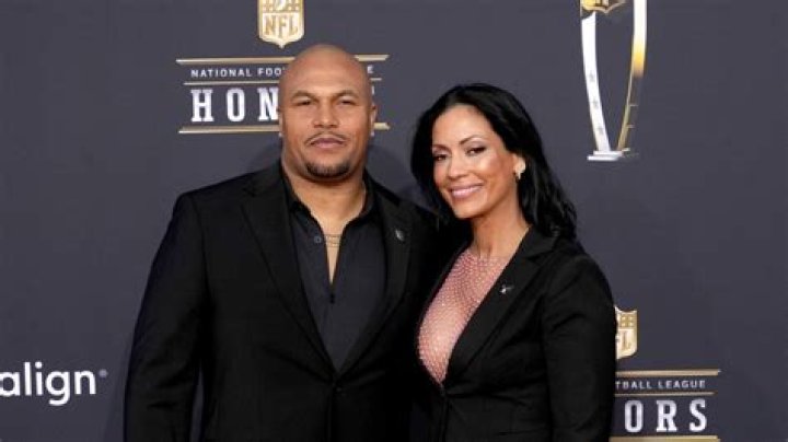 Who are Antonio Pierce’s Parents?