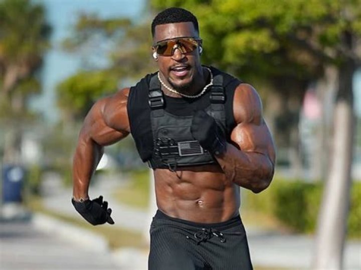 Who Is Chris Ashton?, Age, Height, Family, Net Worth