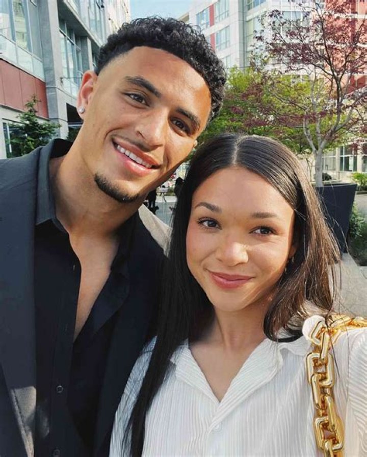 Who is Sophia Roe Dating – Sophia Roe's Boyfriend & Exes