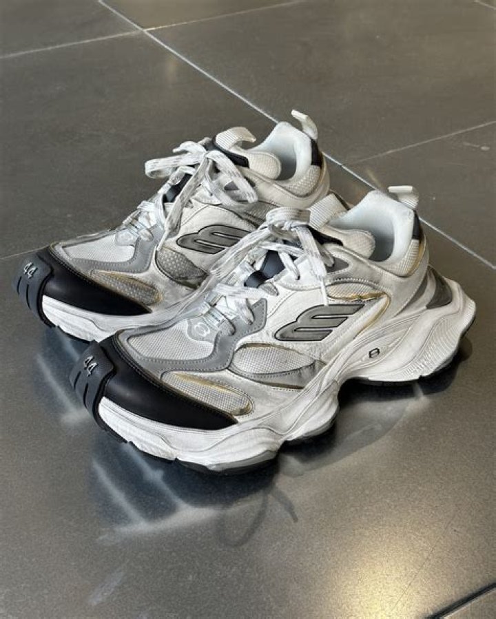 Why Is Balenciaga Trending? Here are All The Facts